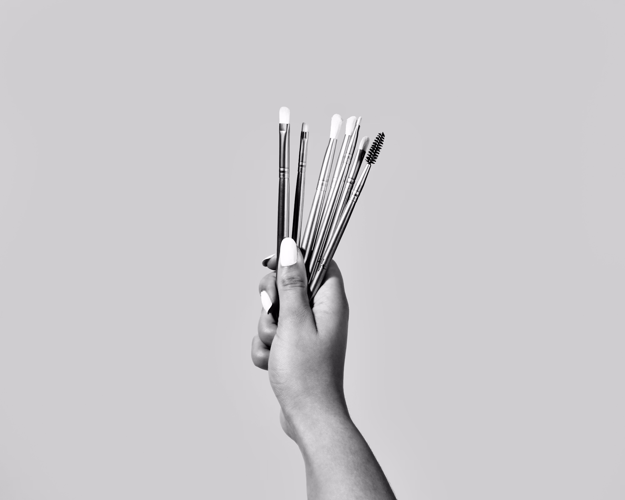 A Guide to Understanding and Choosing the Right Makeup Brushes